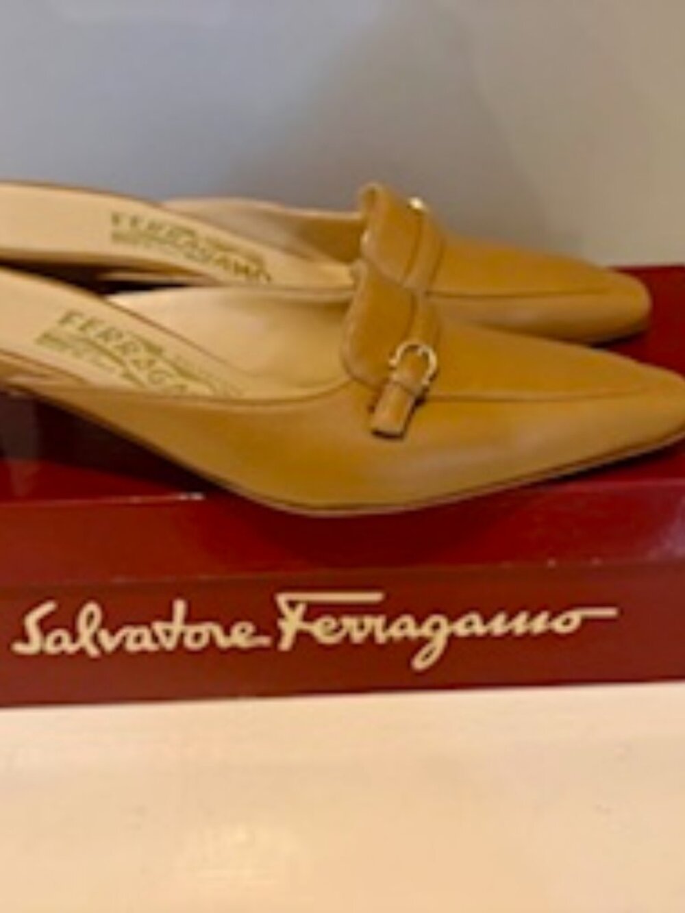 Salvatore Ferragamo Tan Leather Mule Heels Pointed Toe Kitten Heel - 6M